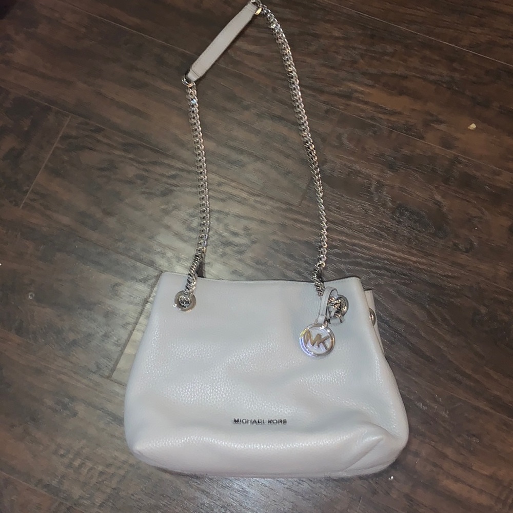 Michael Kors purse. Super cute!